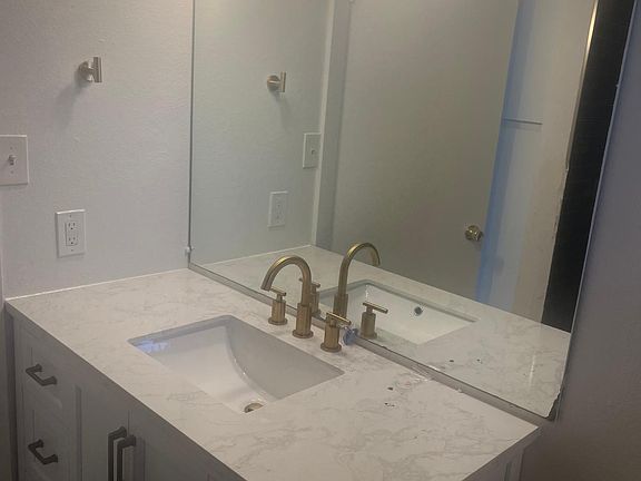 5th image of 1324 E Verlea Dr
