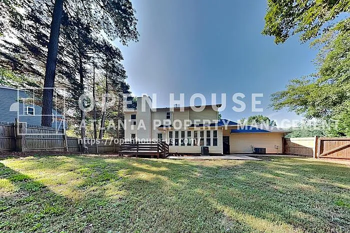 6839 Woodcreek Ln — Photo 20
