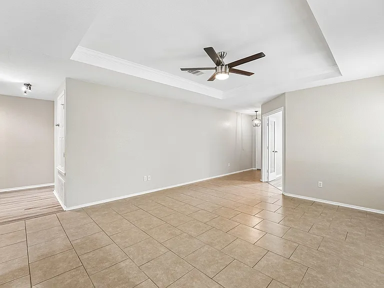 9209 Bowfield Dr — Photo 8