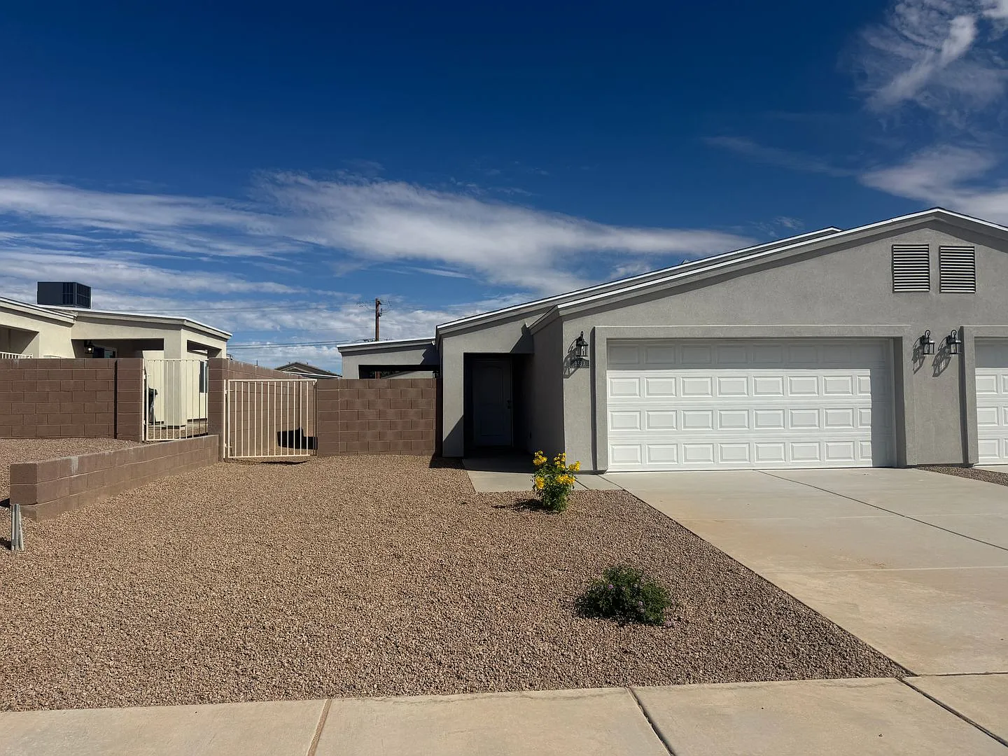 953 Berk Ave — Photo 1
