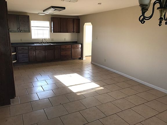 2nd image of 4029 N Redondo Ave