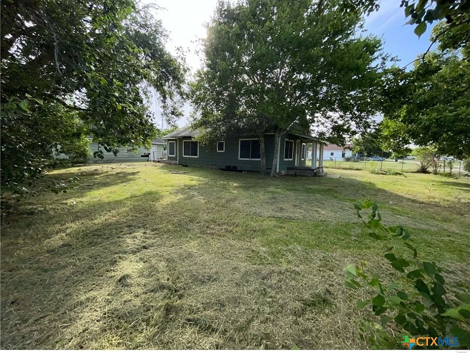 2nd image of 401 Arinosa St