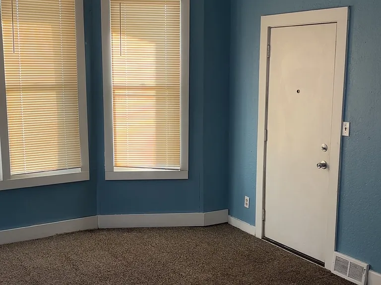 1137 Edgerton St — Photo 6