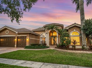 19480 Saturnia Lakes Dr, Boca Raton, FL 33498