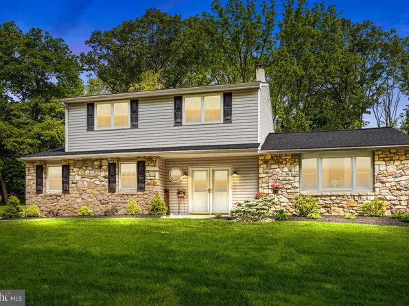 106 Green Valley Dr, Churchville, PA 18966