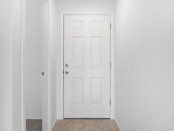 5th image of 925 SE Starview Ave