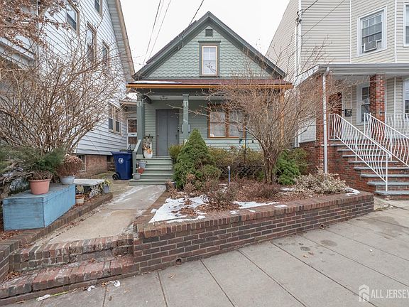 2nd image of 495 Amboy Ave