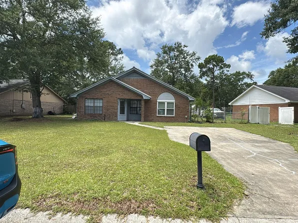 806 Hidden Hollow Cir, Hinesville, GA 31313