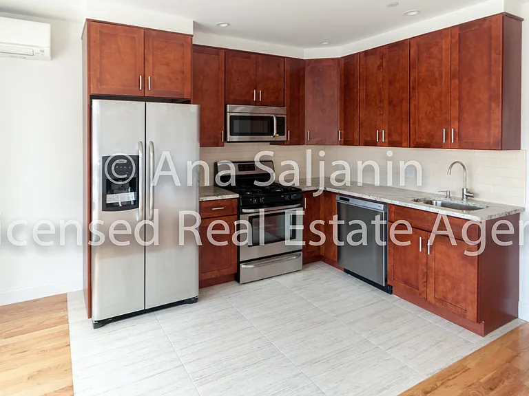 26-11 21st St #3 — Photo 5
