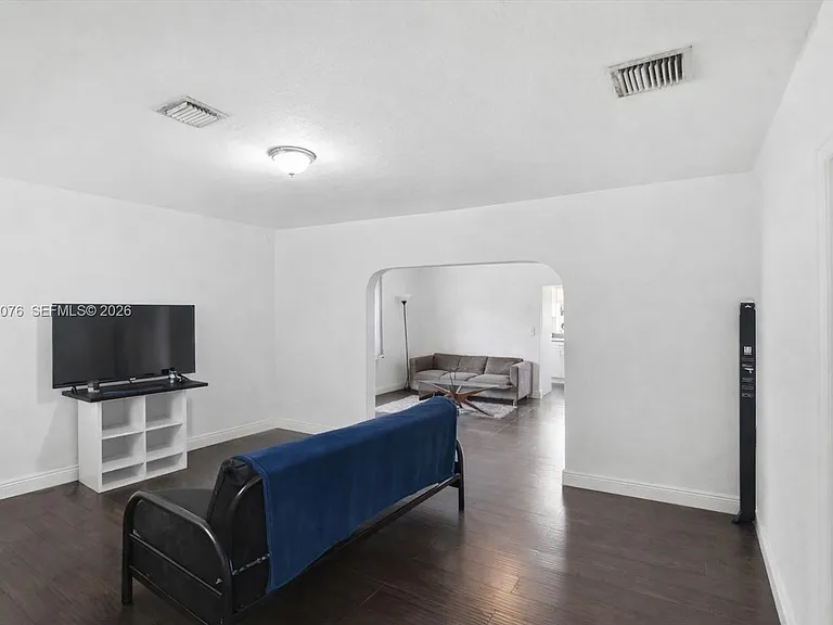 3645 SW 25th Ter — Photo 5