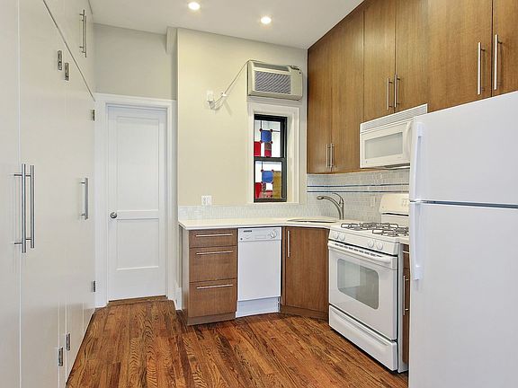 4th image of 233 W 16th St APT 1F