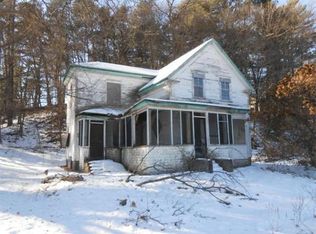 4 Middlesex Rd, Tyngsboro, MA 01879