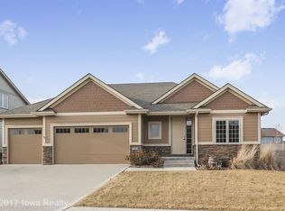 7065 Reed Ln, West Des Moines, IA 50266