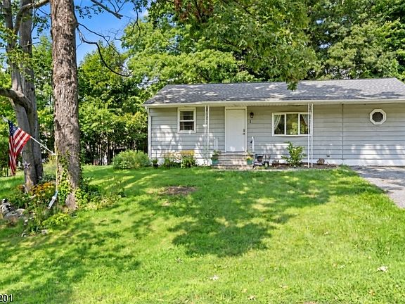5th image of 1 Ridgeview Ct