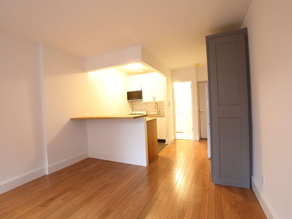 2nd image of 4744 11th St APT 2B