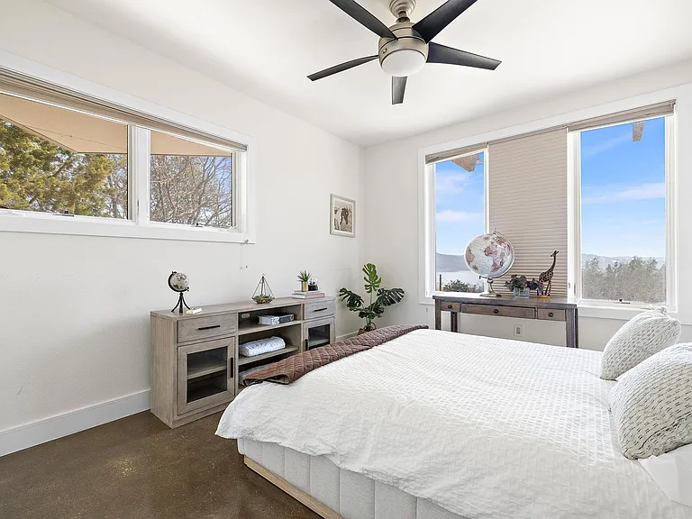14020 Lake View Dr — Photo 28
