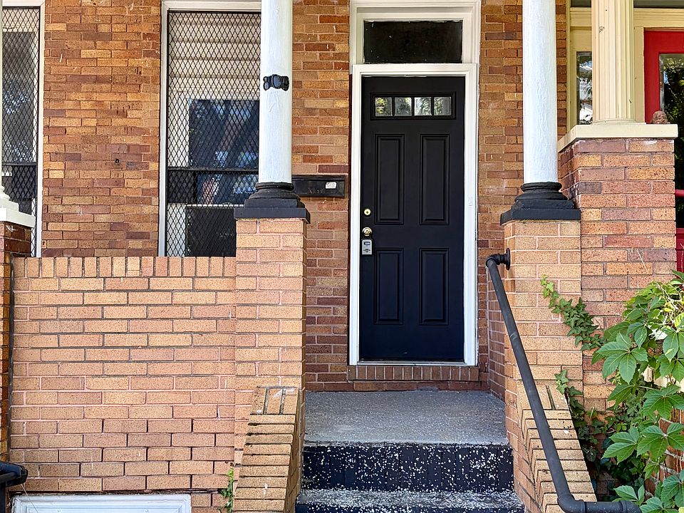 1st image of 809 Brooks Ln #2