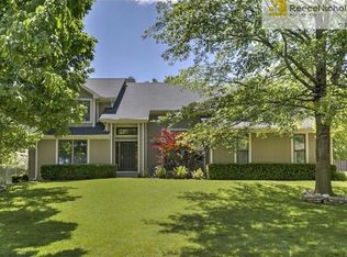 10421 W 125th Ter, Overland Park, KS 66213