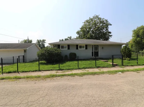 114 1st St, South Pekin, IL 61564