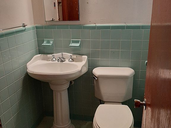 4th image of 6515 Julia Dr