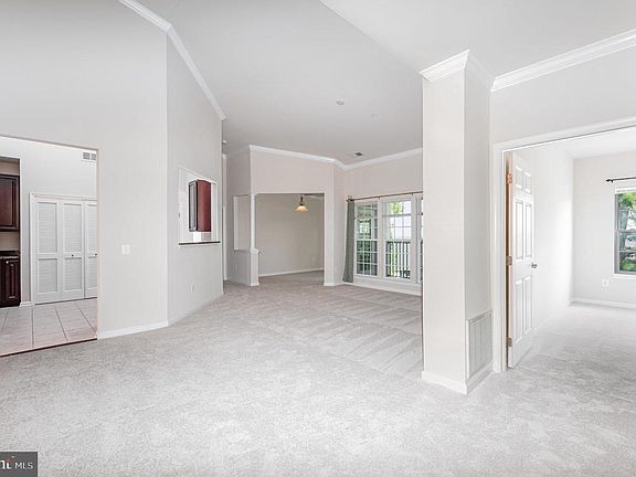 2nd image of 1624 Hardwick Ct Unit 402