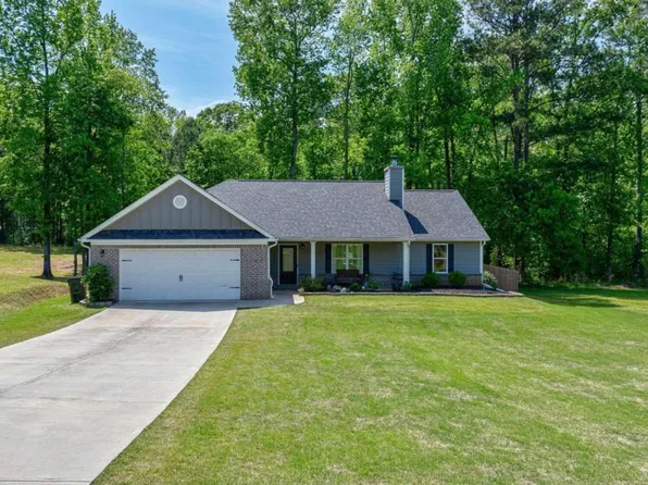 252 Poppyfield Farm Dr, Good Hope, GA 30641