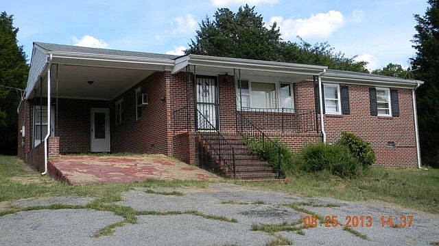 1st image of 3863 Drakes Main St