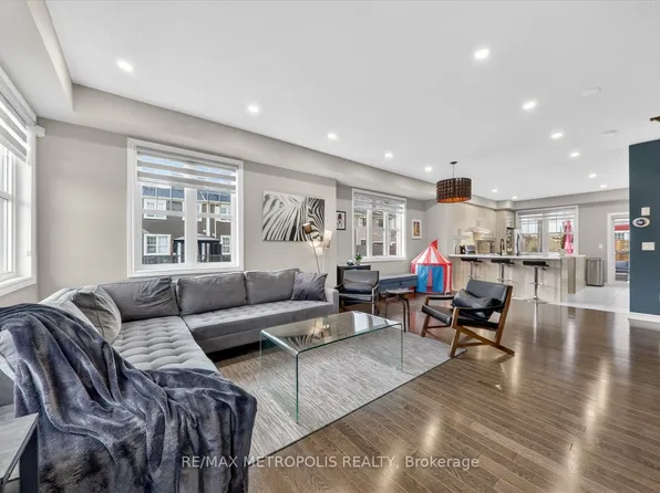 1 Boadway Cres, Whitchurch Stouffville, ON L4A 1X9