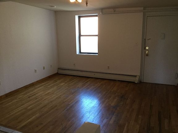 5th image of 10 Claver Pl #3