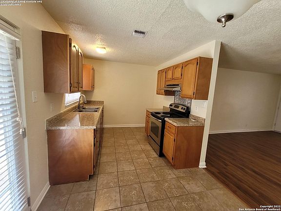 4th image of 5130 Tom Stafford Dr