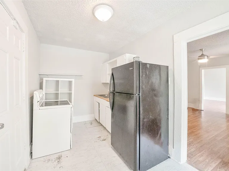 315 8th Ave N #4 — Photo 4