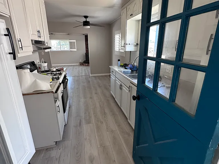 1444 Eckman Ave — Photo 4