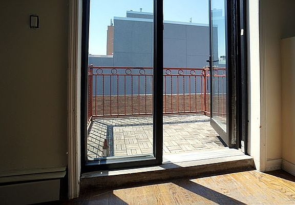 2nd image of 387 Graham Ave APT 4R