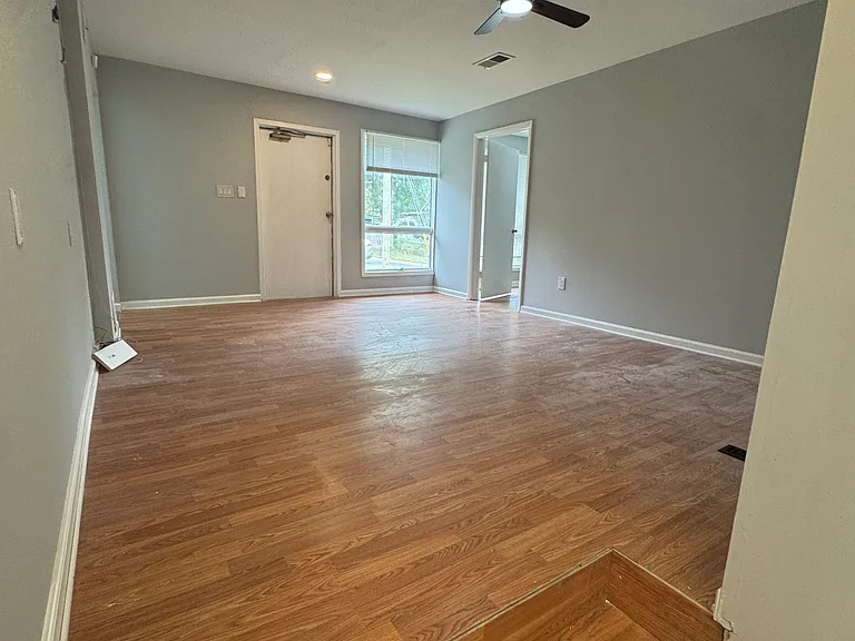 4410 74th Ave — Photo 14