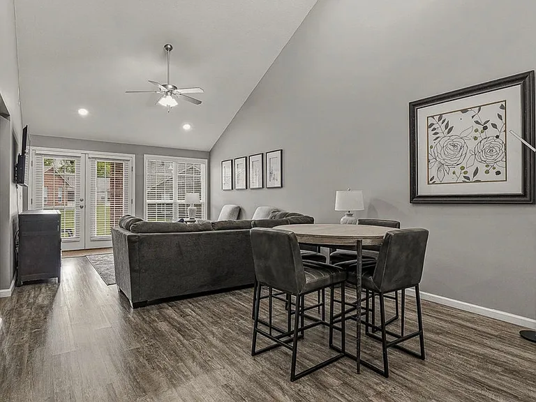 4504 Regina Ct — Photo 7
