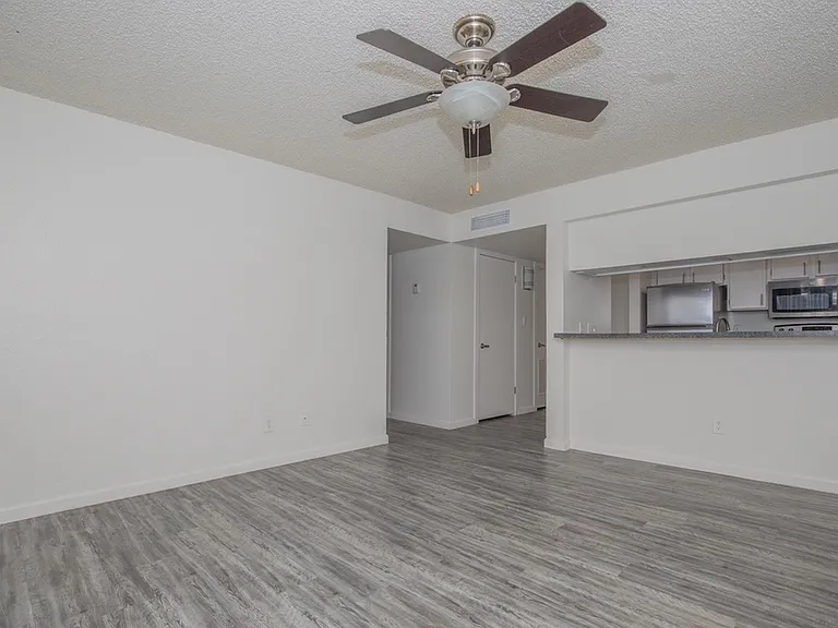 1325 W Guadalupe Rd — Photo 32