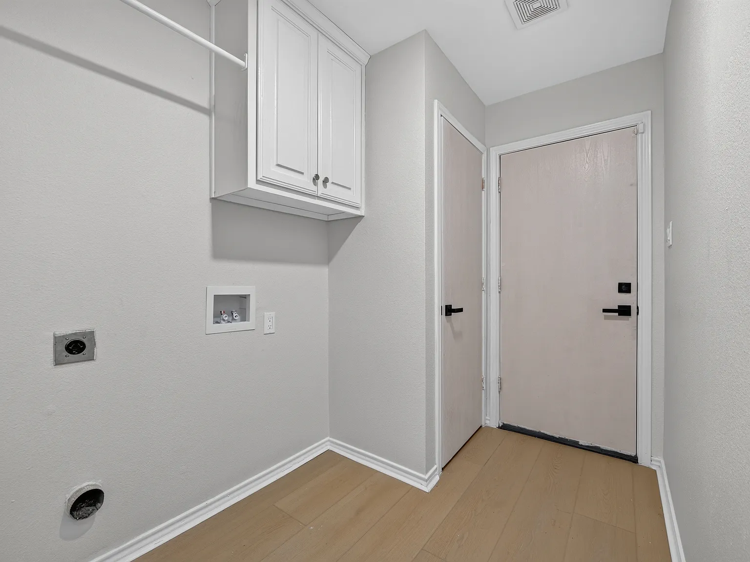 3 bed, 1600 sqft, $2,550 — Photo 4