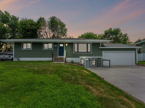 6113 Scott Ave N, Brooklyn Center, MN 55429