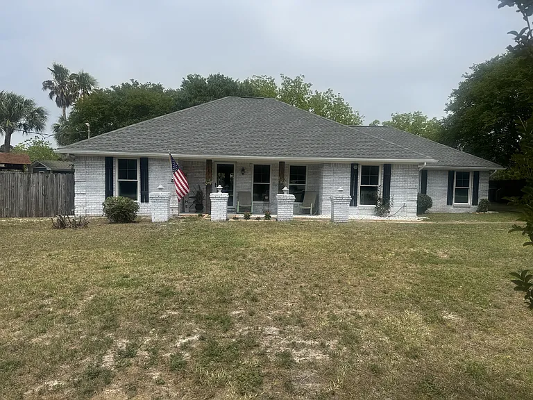 220 Wynnehaven Beach Rd — Photo 1