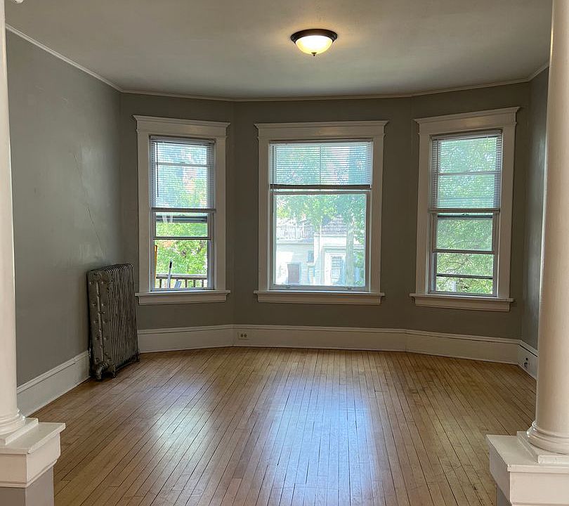 1st image of 3107 N Bartlett Ave