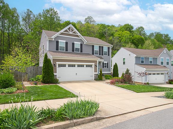 2nd image of 945 Fairdale Ct