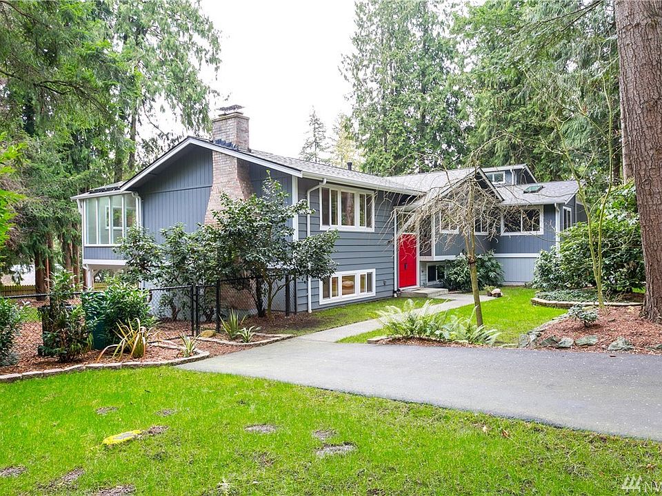 1st image of 2921 Iroquois Dr