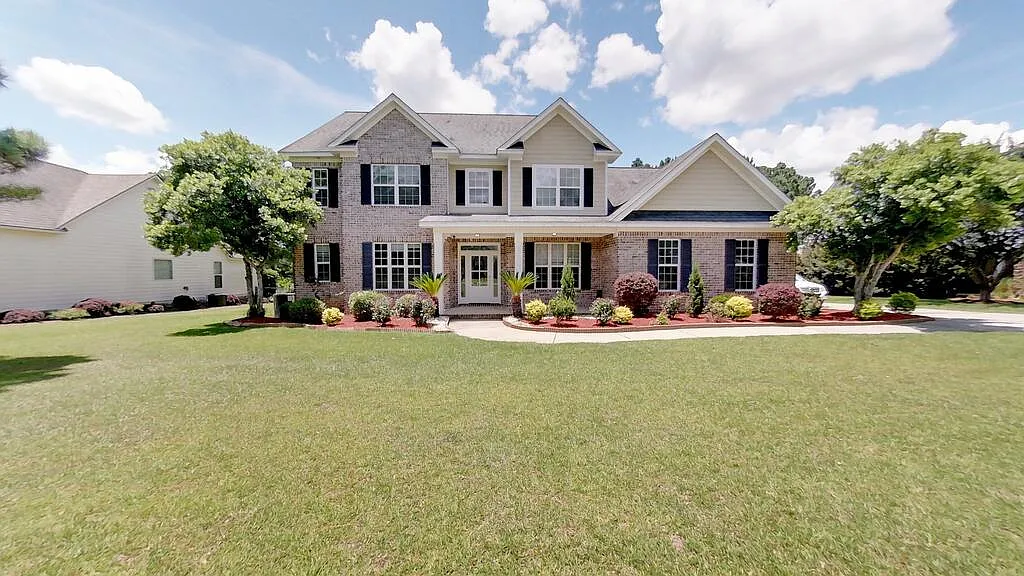 5 bed, 3.5 bath, 4127 sqft, $3,000 — Photo 1