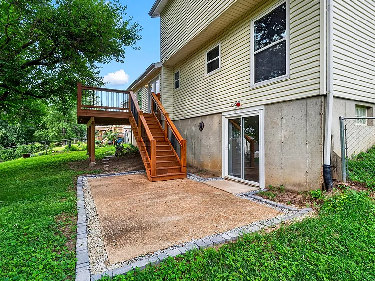 591 Summit Hills Dr — Photo 9