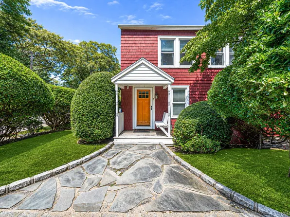 131 Quaker Path, East Setauket, NY 11733