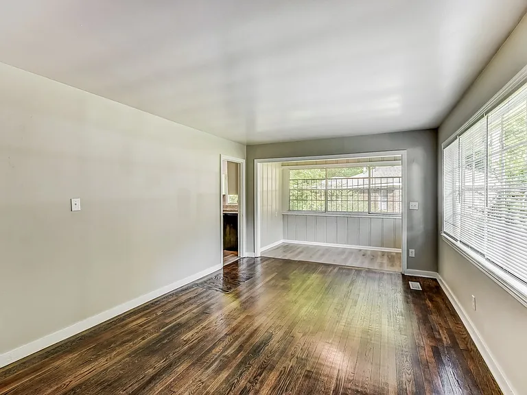 1465402_018_wm_-_living_room_13147448.jpg