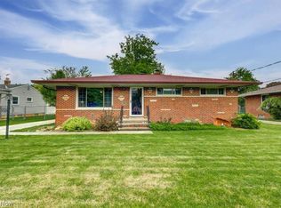 24256 Rosita Ln, North Olmsted, OH 44070