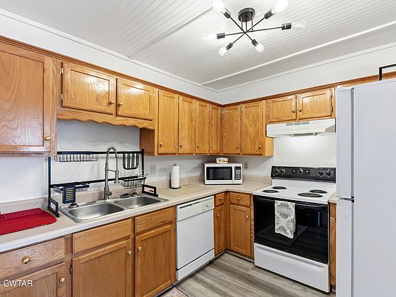 4th image of 805 E Jefferson St