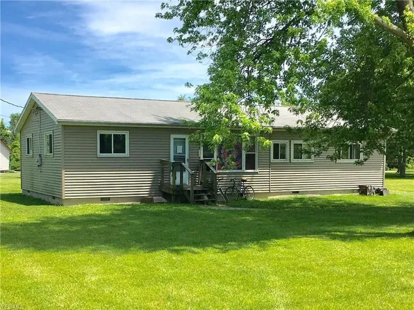 108 Fairview Ln, Kelleys Island, OH 43438