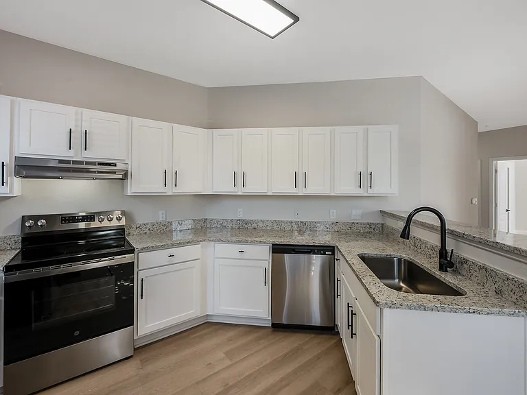 Ashbury Square Apartments — Photo 80